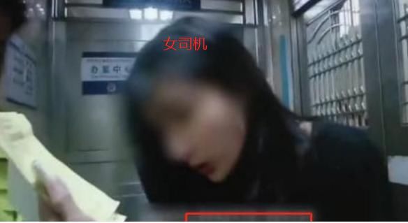  私人|保时捷霸占私人车位，女司机叫嚣“动一下试试”，业主：别后悔