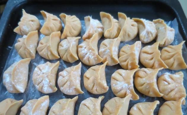 保存|包好饺子,直接冻冰箱就错了!教你2个方法,放半年不开裂不粘连