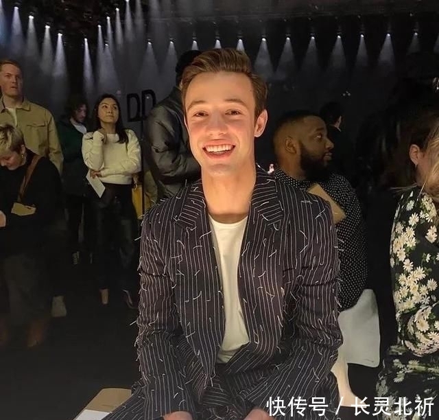 女孩|T型台 | 水果女孩朴秀荣穿上它,好一个明媚灿烂的plmm