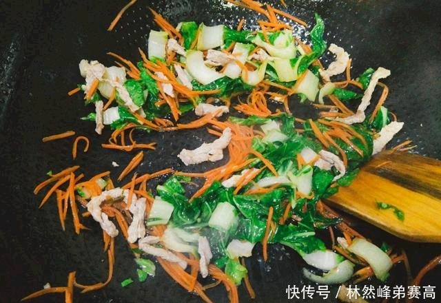 全家|天热真没胃口,简单快炒一盘它,好吃又开胃,全家抢着吃