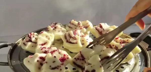 家人|1个紫薯,2碗面粉,一卷,一切,一捏,简单美味,家人都喜欢