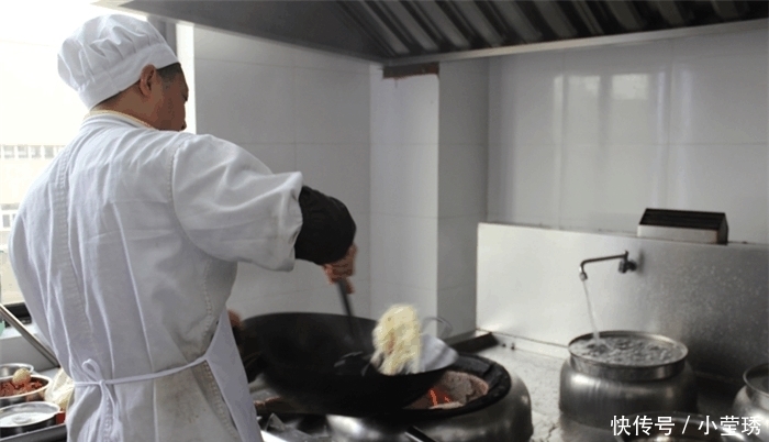 不用|外国人: 为什么中国人做菜不用食谱? 答案让老外尴尬