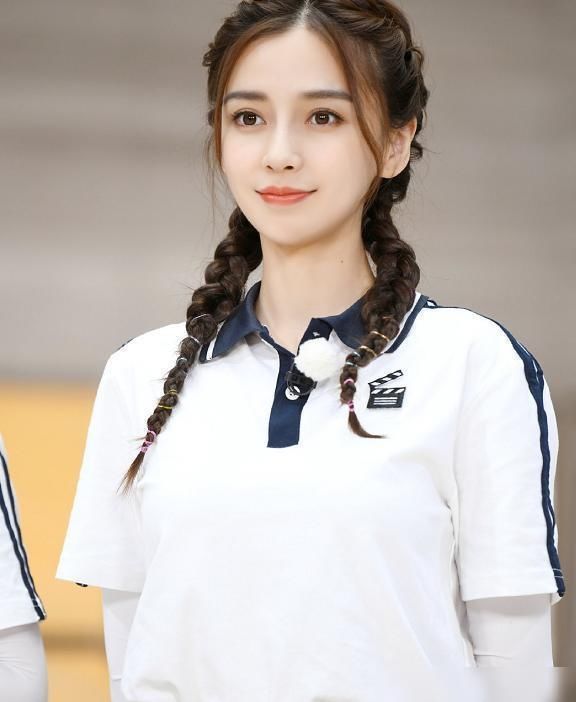  啥样|baby录综艺花絮照曝光，看到她90斤的腿长啥样，再不羡慕了