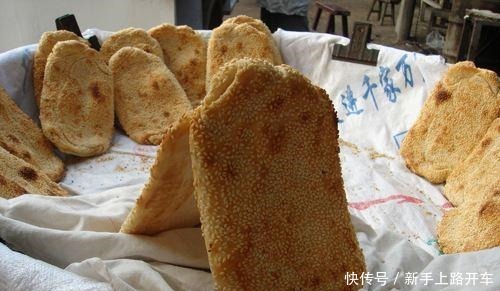 烤制|郯城特色小吃马头烤排,传统工艺土炉烤制,酥脆可口百吃不厌