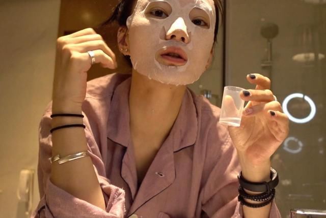  部电视剧|当年因《青苹果》爆红，老爸太有钱被嘲带资进组，后来她哪里去了