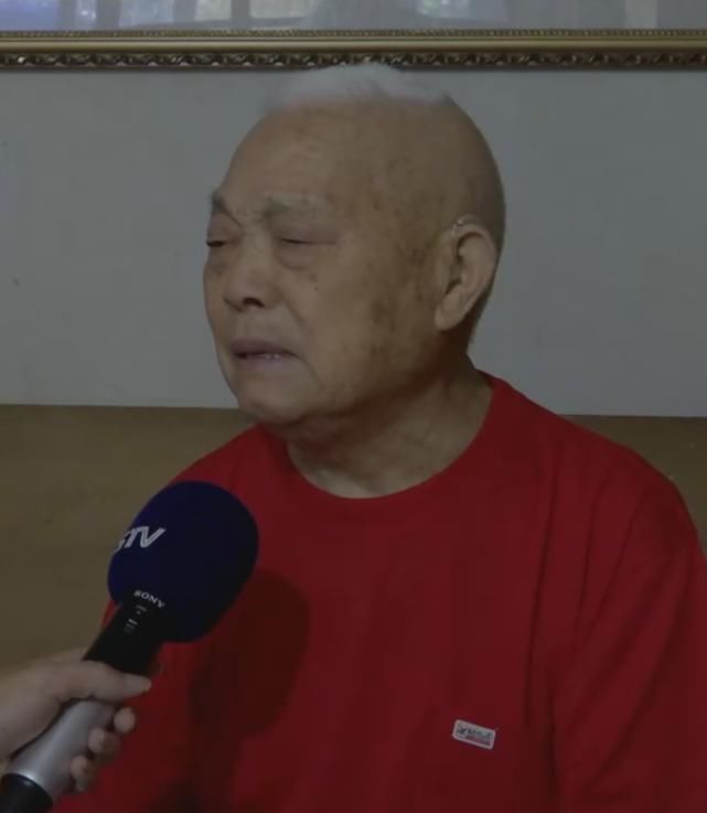 真相|沪一男子家中闯入九旬老太,赖在床上不肯走!真相让人唏嘘…