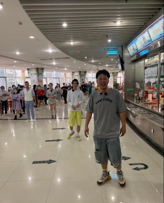 观众|《中餐厅4》杀青!王俊凯回归!杜海涛瘦了也很憨!她居然也来了