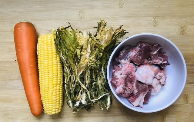  美味|秋天多喝汤防秋燥，此汤经常给家人熬煮，营养好吸收，甘甜美味