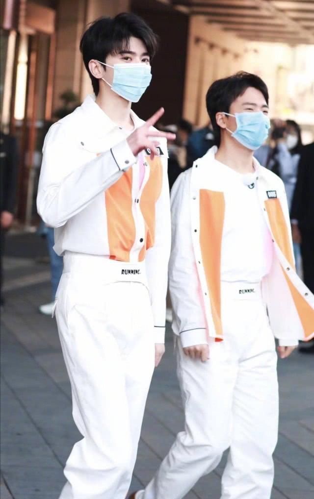 定档|密室大逃脱2定档,5位嘉宾加盟,杨幂仍是最大咖,2新人引期待