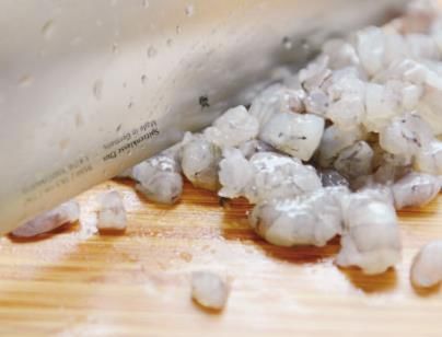 酥软|用春卷皮做一道美味小吃,金黄酥软,鲜香十足,快来试试