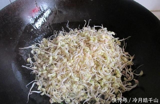 营养|绿豆芽这样发3天就能吃,简单一炒鲜美下饭又营养,全家喜欢吃