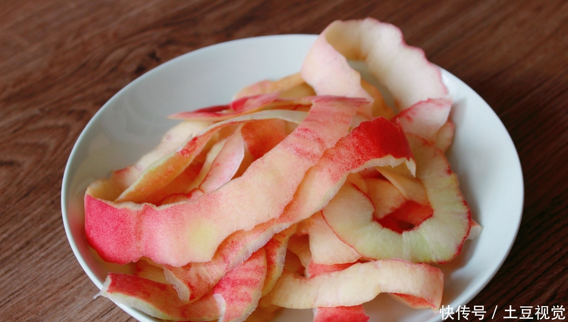  桃子|桃子不甜别扔掉，做成罐头抢着吃，软滑香甜，无添加，简单易学