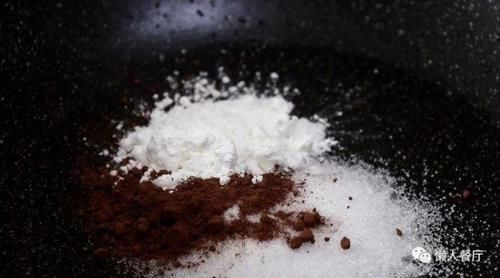  懒人|不用打发淡奶油，不用加蛋黄，教你懒人脆皮雪糕的做法，轻松学会