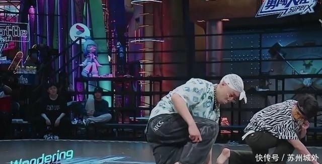  王一博|《街舞3》燃到你的是哪3组表演？巧了，王一博的观点和我一样
