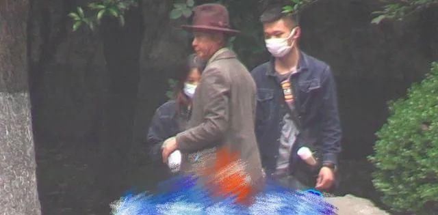 瘦显|54岁王志文近照暴瘦显老?拍戏8个助理待命,8岁儿子逐梦演艺圈?