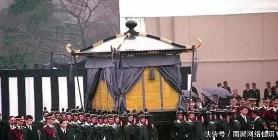 仁天皇|日本裕仁天皇归天,邀请中国参加追悼会,中国用四个字婉拒!