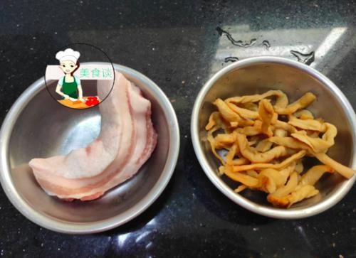  适量|热天，这菜我家常做，配五花肉炒特香，好吃又下饭，每回都吃撑了