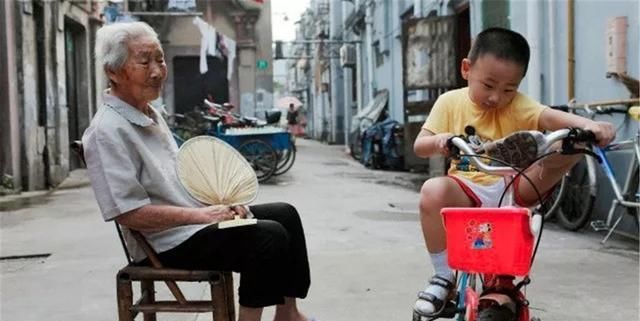  孝顺|为何有些孩子长大后就不爱去姥姥家了？并非不孝顺，而是有苦难言