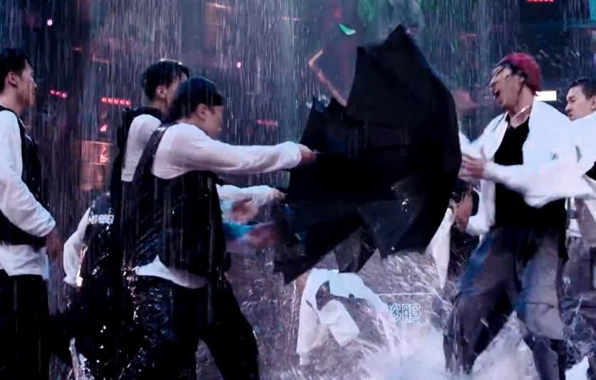 舞台|《街舞3》水舞台,“莲”全场最佳,张艺兴反应却让人失望