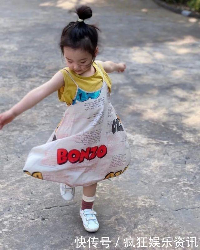 自导|董璇晒女儿跳舞视频，4岁小酒窝自编自导儿童舞，一字马太有范