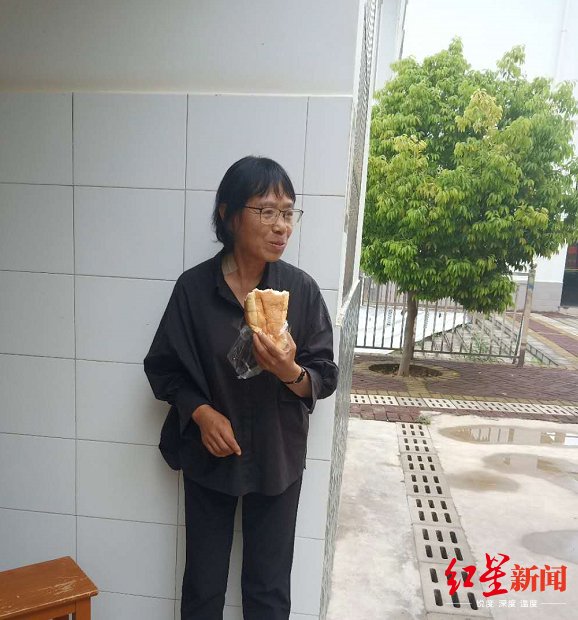  校长|突然成网红的女高校长张桂梅：我对孩子“狠”，只为她们突破成长的坚冰