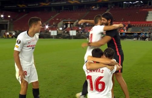 绝杀|伟大的3-2！倒钩绝杀！六冠王今夜诞生，球员+主帅哭成泪人