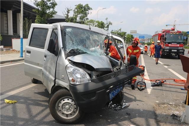 途中|司机开车途中突然头晕，结果……