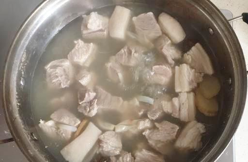  香甜|这样烧的红烧肉太香了，烧法技巧有5点，香甜松软，肥而不腻