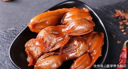  分享|卤三国小编带你分享一下辣卤油的炒制方法