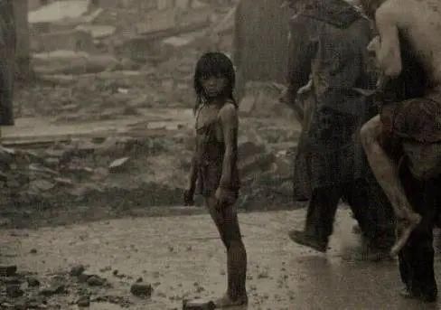 令人难忘|《唐山大地震》里那个令人难忘的小女孩，现在怎么样了？