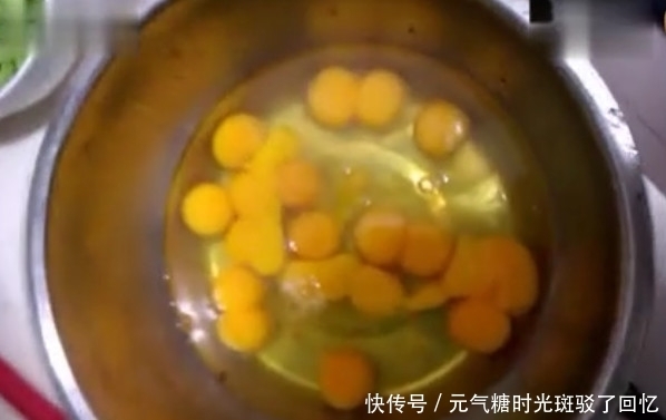 怪异|男子超市买到怪异鸡蛋,回到家打开后却把他看傻眼了