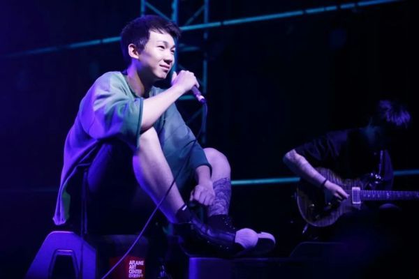 好朋友|?他受陈坤力捧,《老炮儿》《中餐厅》都有他,却因情商低捧不火