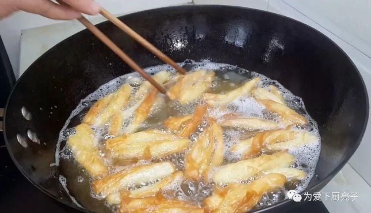 简单|我家零食从来不用买,切一切锅里一炸,比油条薯片好吃,越嚼越香