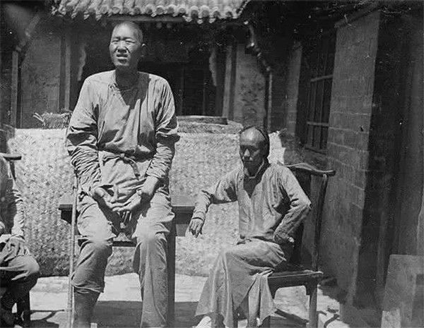 花甲|新娘猝死，花甲老翁惊现棺中，谜团重重，真相为何？