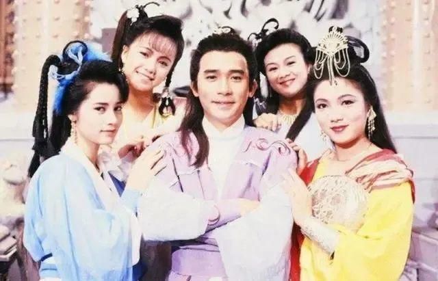 一世|30多名女学生为争“一姐”街头约架斗殴：少年，一时放纵，一世全毁