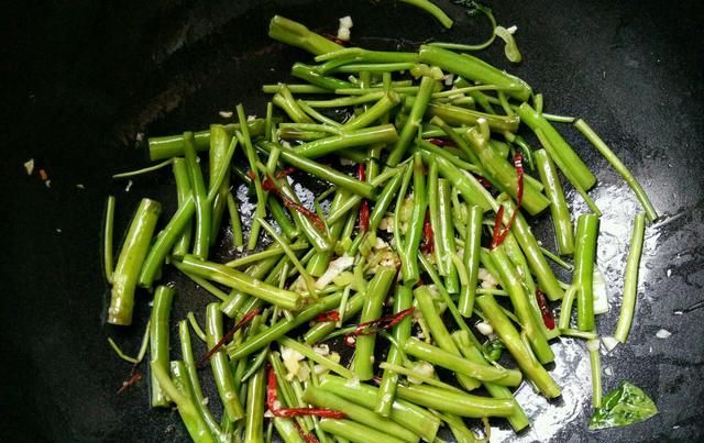 含钙|它是8月的当季菜, 1块钱就能买1斤, 含钙丰富, 立秋多吃才不亏