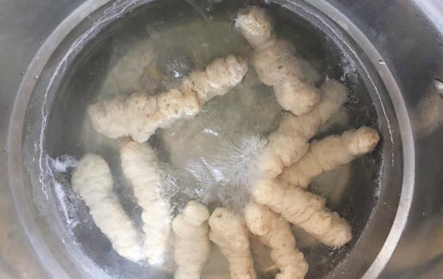  将面筋|家常烤面筋的做法，自制面筋，香辣不用买，一次吃够，教你制作