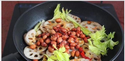 米饭|莲藕要这样吃才下饭,配上米饭大呼过瘾,一不小心就多吃2碗