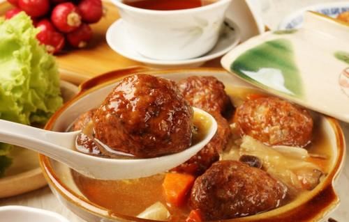 狮子头|厨艺进阶版来啦！红烧狮子头，年节宴席上的大菜，挑战高阶家常菜