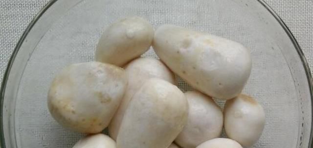 食物|它是碱性食物, 比土豆软糯比韭菜便宜, 养颜洁齿乌发, 女人要多吃