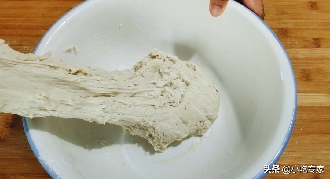 烫面|不用烫面做软面鸡蛋饼,筋道柔软,凉了也不硬,比饼店做的还好吃