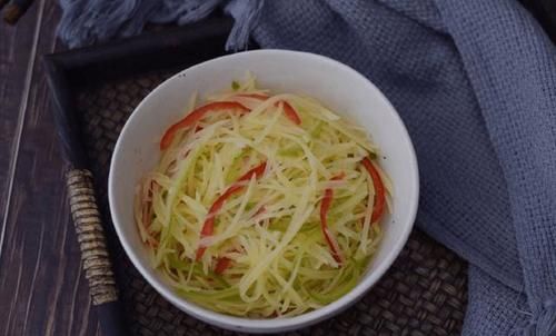  吃法|这才是夏天土豆的吃法，酸甜爽口，百吃不腻，大人小孩都爱