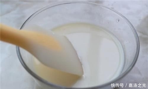 慕斯蛋糕|夏天最爱的草莓蛋糕,清爽细腻,配方升级,不用烤箱,零失败