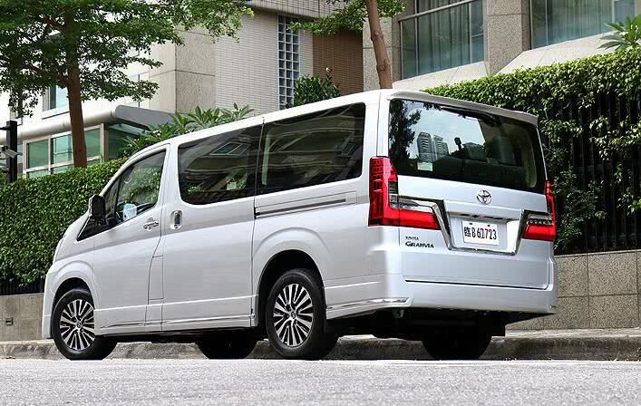  亲民版|亲民版“丰田埃尔法”曝光！猛降20万，配2.8T动力+四驱真霸气！