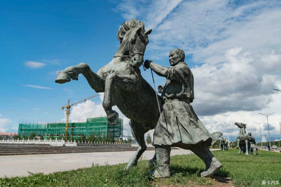 风雨雷电|贝子庙+中蒙边境+草原露营 乌珠穆沁 风雨雷电绿浪秘境行路书