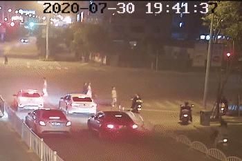 饮酒后驾驶机动车|冲卡、撞护栏、逃窜……这位驾驶员最后还是栽了