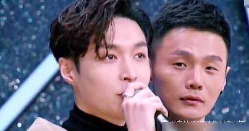  张艺兴|李荣浩现场连线张艺兴，因为你跳得这么帅，我的手机被打掉了