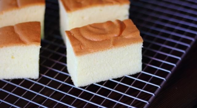 用刮刀|按照这个配方做的古早蛋糕,不塌陷,不开裂,像棉花一样柔软Q弹