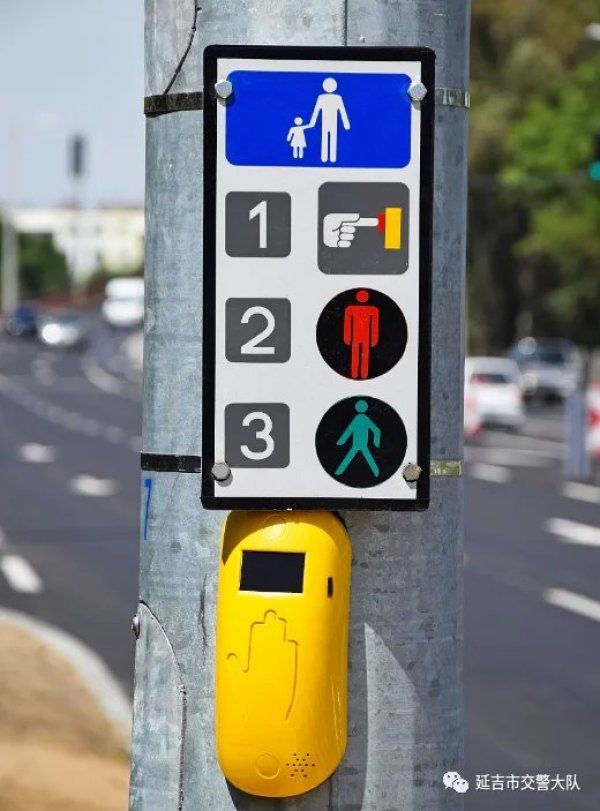  车辆|一老一小惊险！6岁女童无人看护横穿马路与车辆相撞