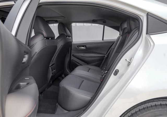  不贵|丰田黑马归位，发动机比本田强，油耗41L还不贵，6年卖出100w辆